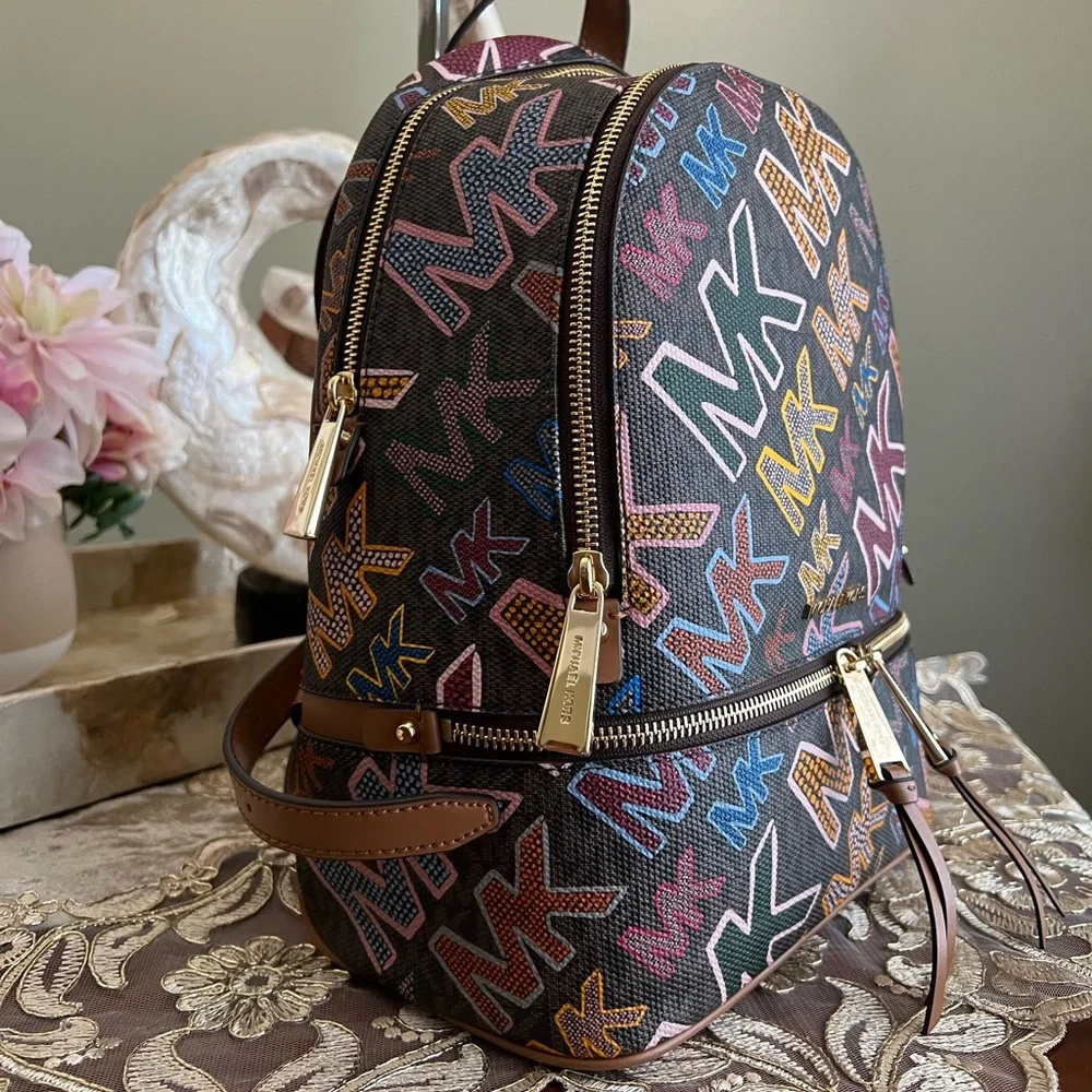 Michael Kors signature logo backpack - Picture 7 of 13